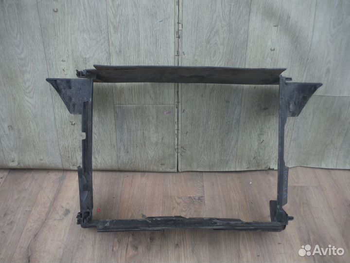 Дефлектор радиатора №10 LADA Vesta 2018