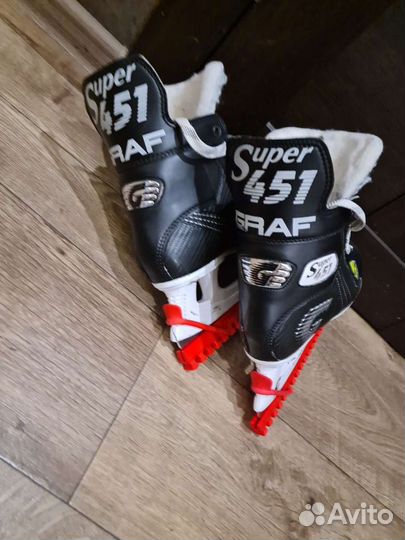 Коньки хоккейные