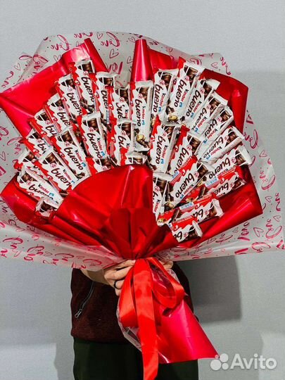Большой букет сердце из шоколада киндер