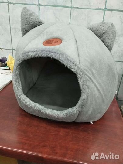 Домик для кошки и миски