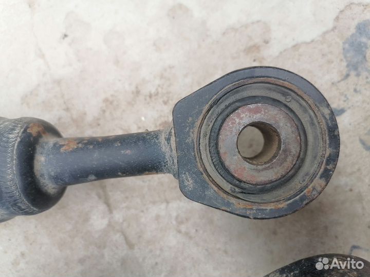 Передние стойки Toyota land cruiser 200