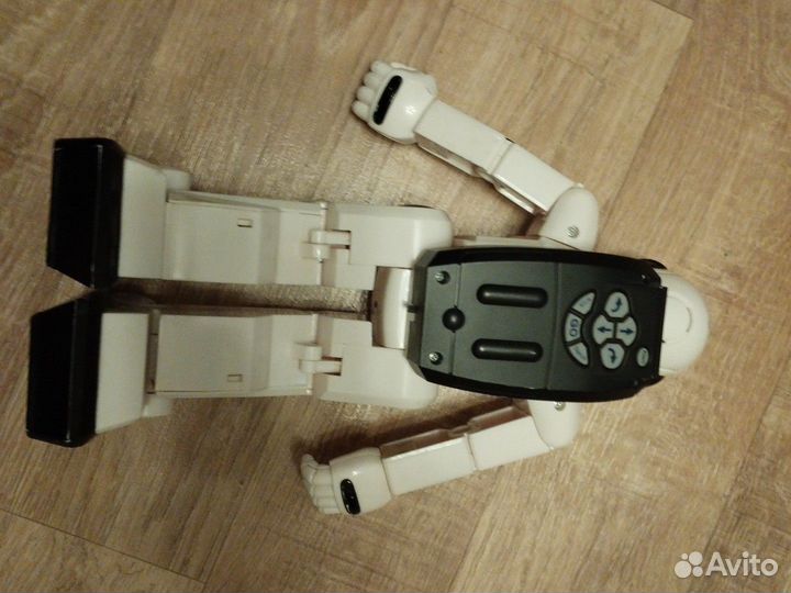 Игрушка робот