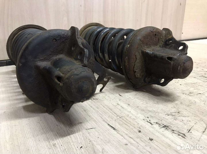 Стойки передние kia sportage 1