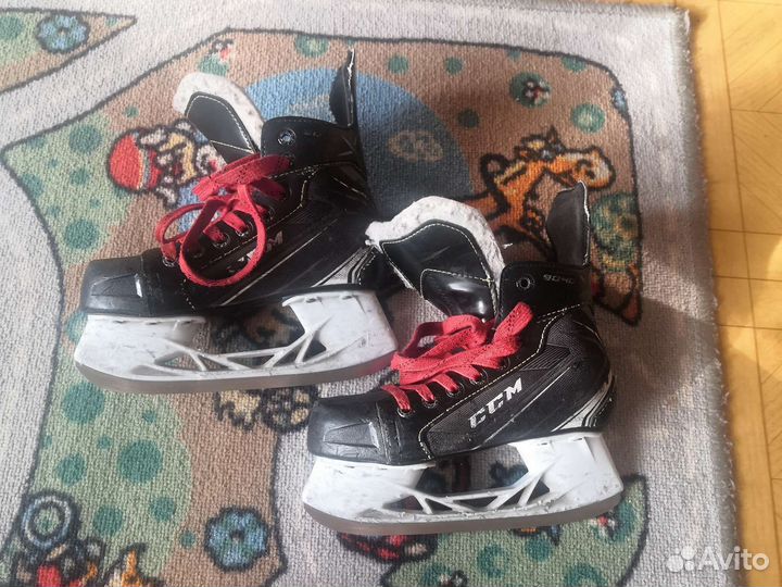 Коньки хоккейные