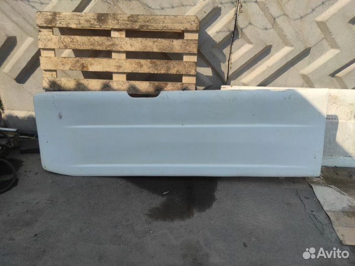 Спойлер боковой на топливный бак правый Man Tgx