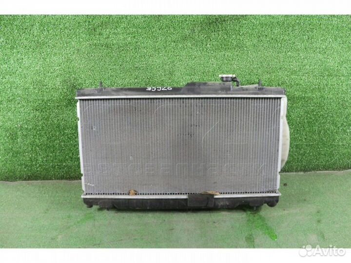 Радиатор охлаждения двигателя Subaru Legacy