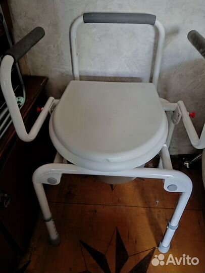Продам новое Кресло-туалет