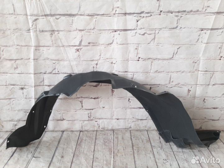 Новый подкрылок передний левый Auris 06-12