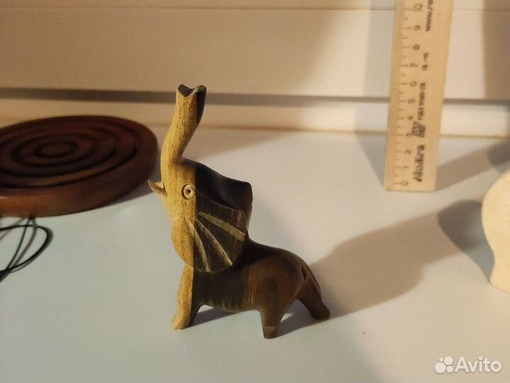 Статуэтка слон дерево