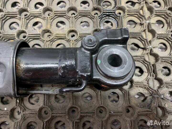 Цилиндр подъема кабины Renault T