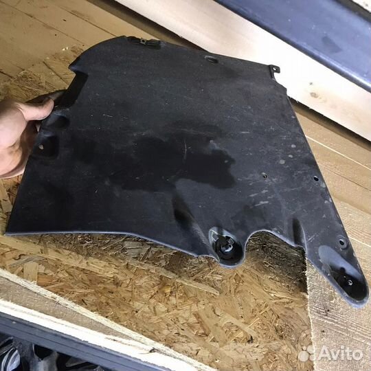 Защита днища правая Volkswagen Jetta 6 1.8 CPR