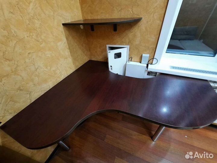 Стол письменный и для компьютера
