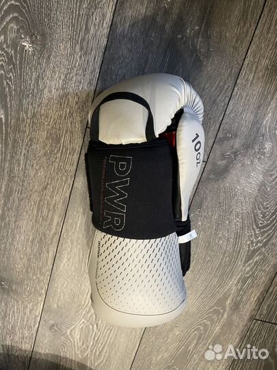 Боксерские перчатки