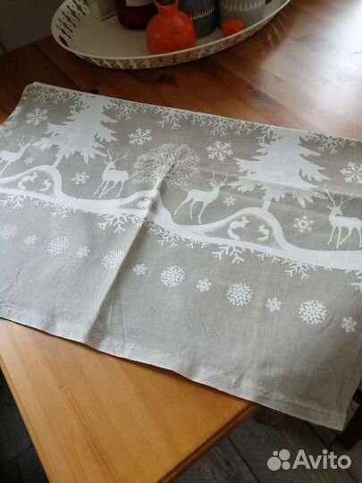 Дорожка на стол новогодняя
