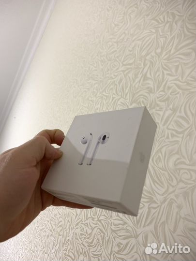 Коробка на Airpods