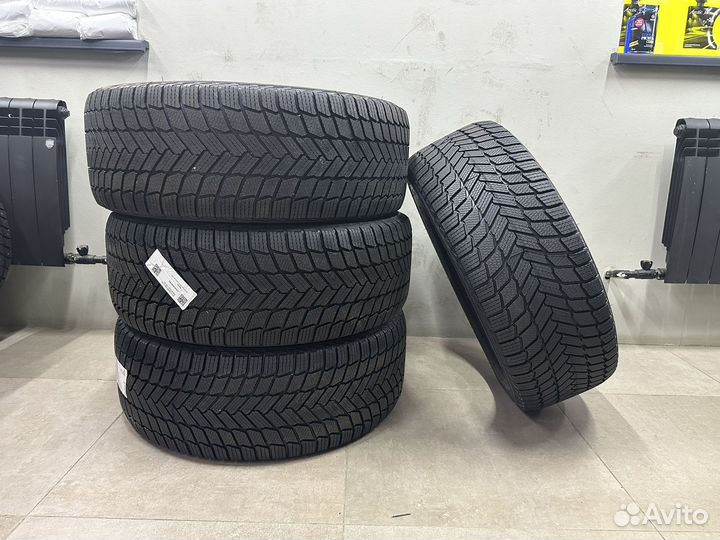Michelin X-Ice Snow SUV 285/45 R22 114T