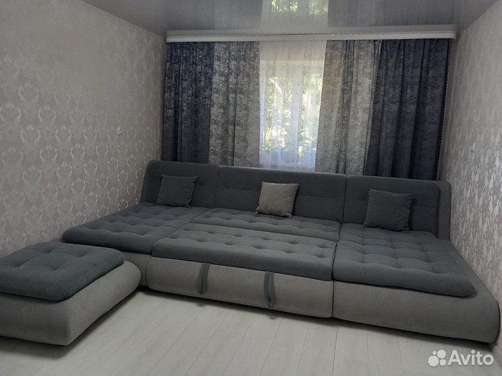 Диван п образный