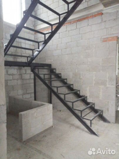 Лестница из металла