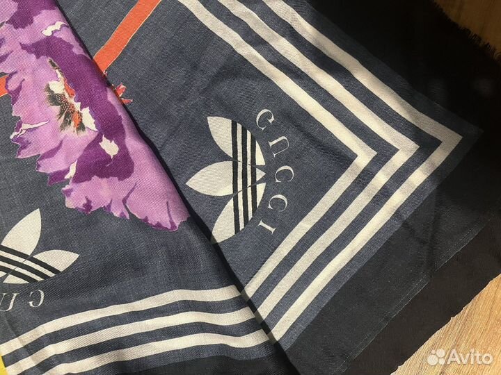 Шелковый платок gucci