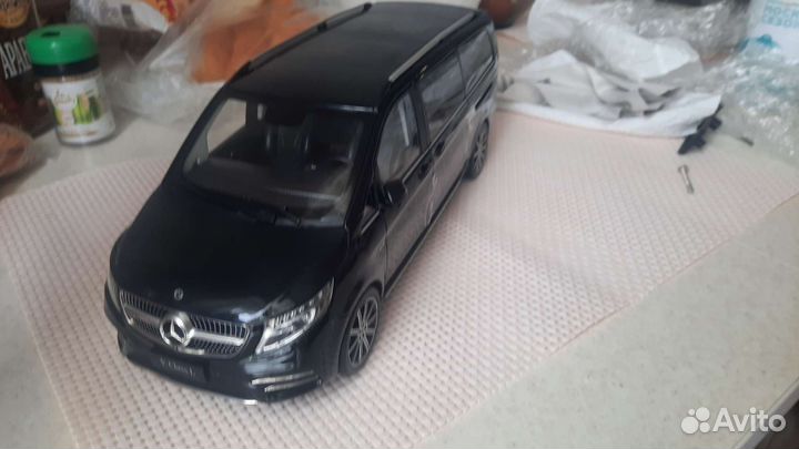 Mercedes-Benz V-class L Vito v236L 1/18