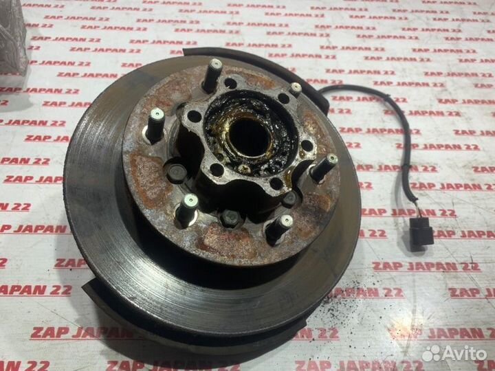 Ступица передняя правая Mitsubishi Challenger K96