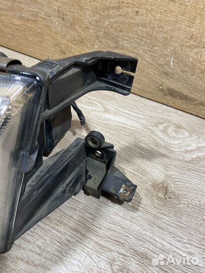 Фара передняя левая Hyundai Lantra 1 142380