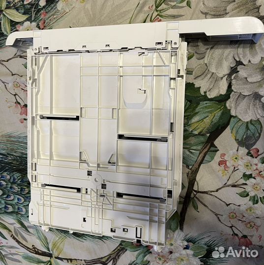 Лоток HP Color LaserJet Pro MFP M477fdw