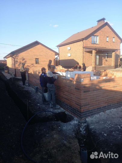 Бригада строителей