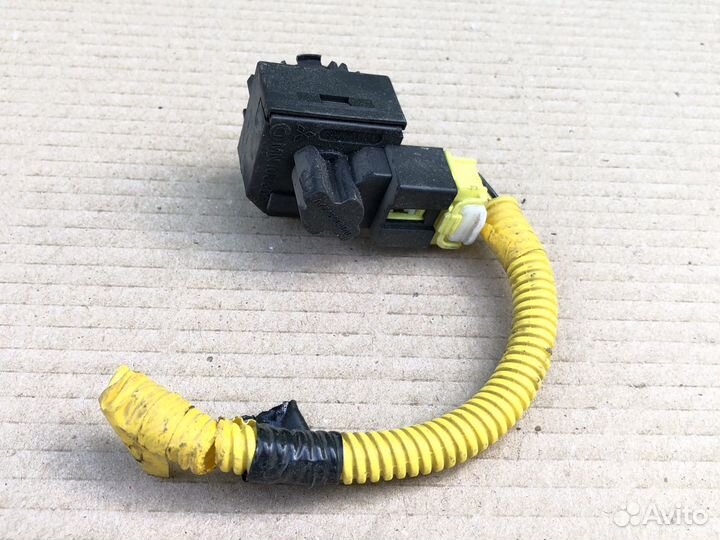 Выключатель пассажирской подушки Мицубиси Кольт