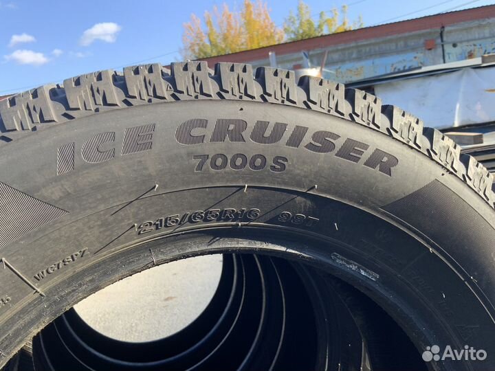 Bridgestone Ice Cruiser 7000S 215/65 R16