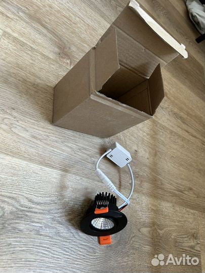 Встраиваемый светодиодный потолочный светильник