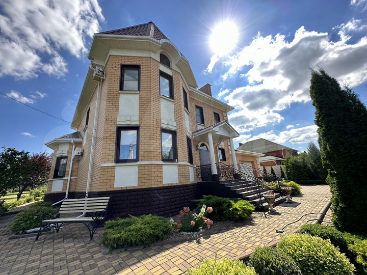 Коттедж 175 м² на участке 15 сот.