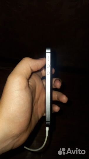 Телефон iPhone 5s
