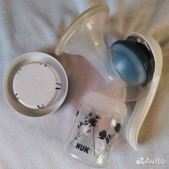 Молокоотсос NUK с подставкой