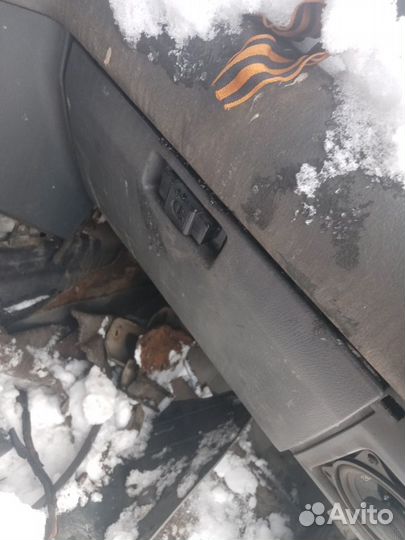 Бардачок Mitsubishi Pajero 2