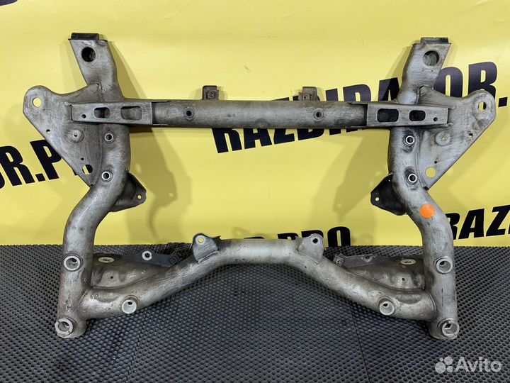 Подрамник передний