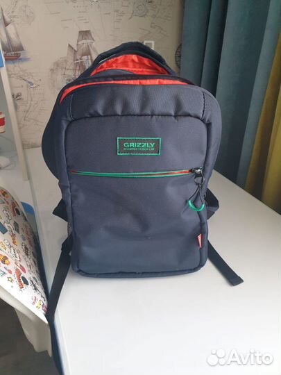 Ранец школьный для мальчика в отличном состояние