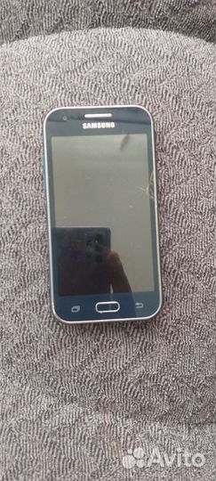 Телефон Samsung j1