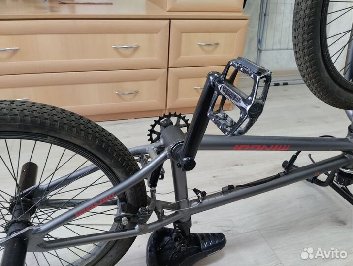 Трюковой велосипед bmx