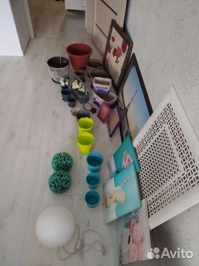 Горшки, кашпо, картины, предметы интерьера