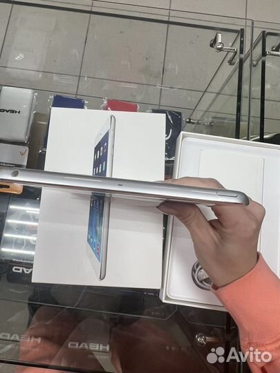 iPad mini Wi-Fi 16GB Silver новый