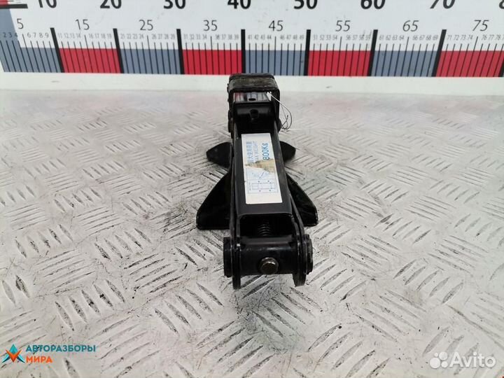 Домкрат Subaru Legacy 2 1996 97030FA070