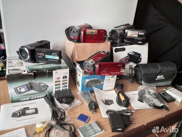 Видеокамеры VHS-C и miniDV полным комплектом