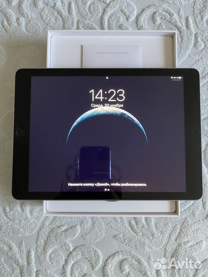 Планшет Apple iPad (2017) 32Gb