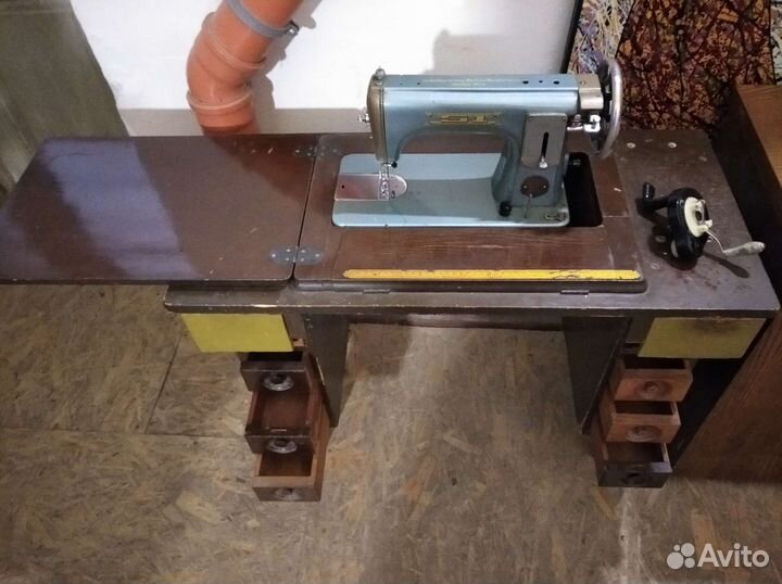 Швейная машина