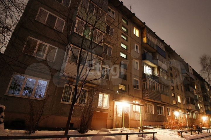 Комната 12,4 м² в 2-к., 1/5 эт.