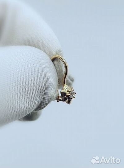 Золотые серьги с камнем