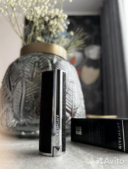Givenchy помада новая