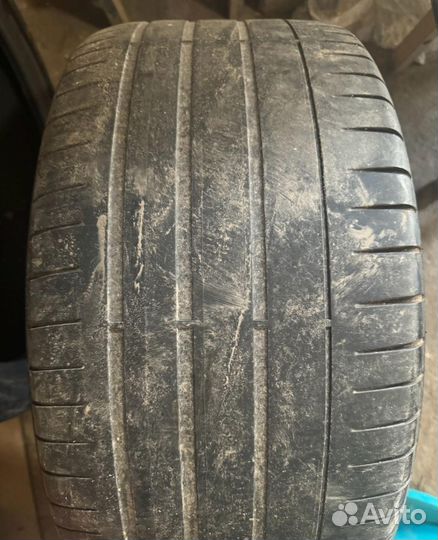 Pirelli P Zero 245/35 R20 и 275/30 R20