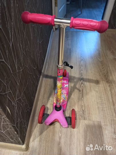 Самокат детский трехколесный для девочки